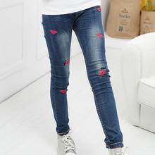 Brand New Kids girls jeans With lipstick embroidery skinny jeans big kids jeans casual pattern for all-seasons fit 4~10 years