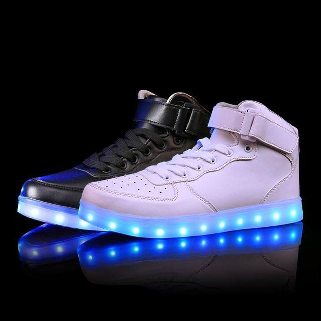 Светодиодные светящиеся кроссовки девушки парни случайные дети shoes high светящийся с зарядки загорается моделирование подошва для детей неон корзина