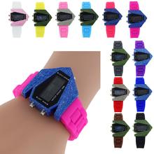 Mujeres fabulosas de impermeable Digital de los deportes estilo de cerámica del aeroplano en forma de luz LED reloj de pulsera