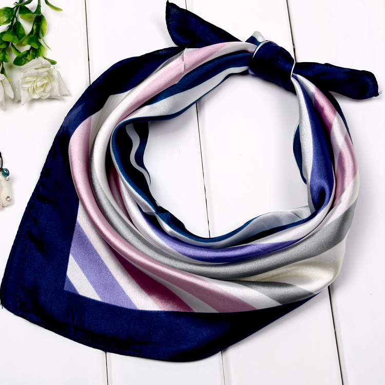 How to wear a ladies square scarf How to wear a ladies square scarf