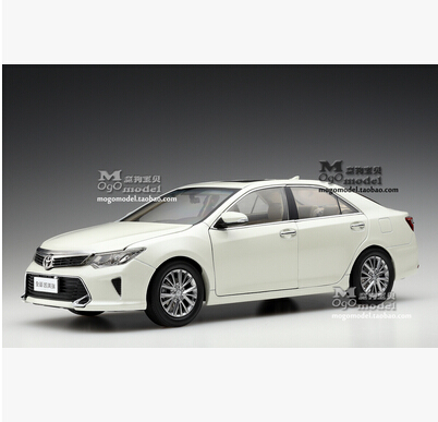 2015 New Toyota Camry 1:18 Original simulation alloy car model Pearl White Japan High quality toys Collection Seventh Generation