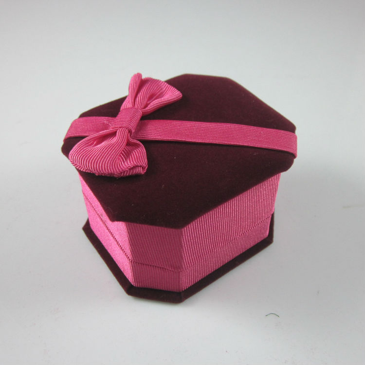 Quality Velvet Ring Box Red Bow Carrying Cases For Rings Display Box Jewelry Packaging Wholesale 120pcs X4R4