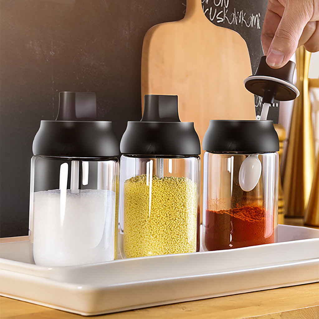 Airtight Lids for Good Sealing Anti-Fall Kitchen Supplies Condiments Transparent Container Salt Storage Box Gray Seasoning Bottle Spice Jar with Spoon Pepper Shakers 