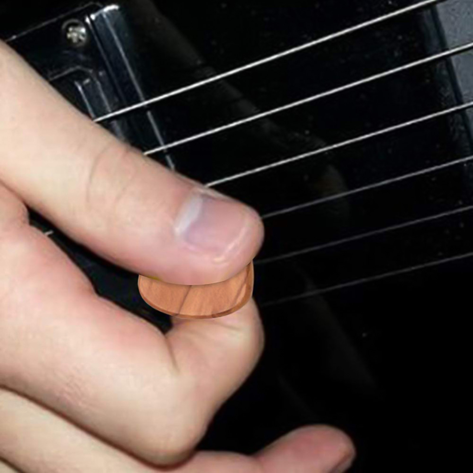 Description Picture 5 of itemPortable Solid Wood Acoustic Guitar Pick Wooden Storage Box Electric Bass Plectrum Mediator Musical Instrument Guitar Accessory