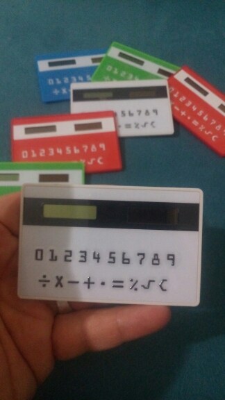 Kredi kartı kalınlıgında olması cüzdana sıgması ve güneş enerjisi ile çalışıyor olması ilgimi çekti,arkadaşlarıma hediye amaçlı verrcegim,hızlı teslimat,satıcı ilgili.Teşekkürler
