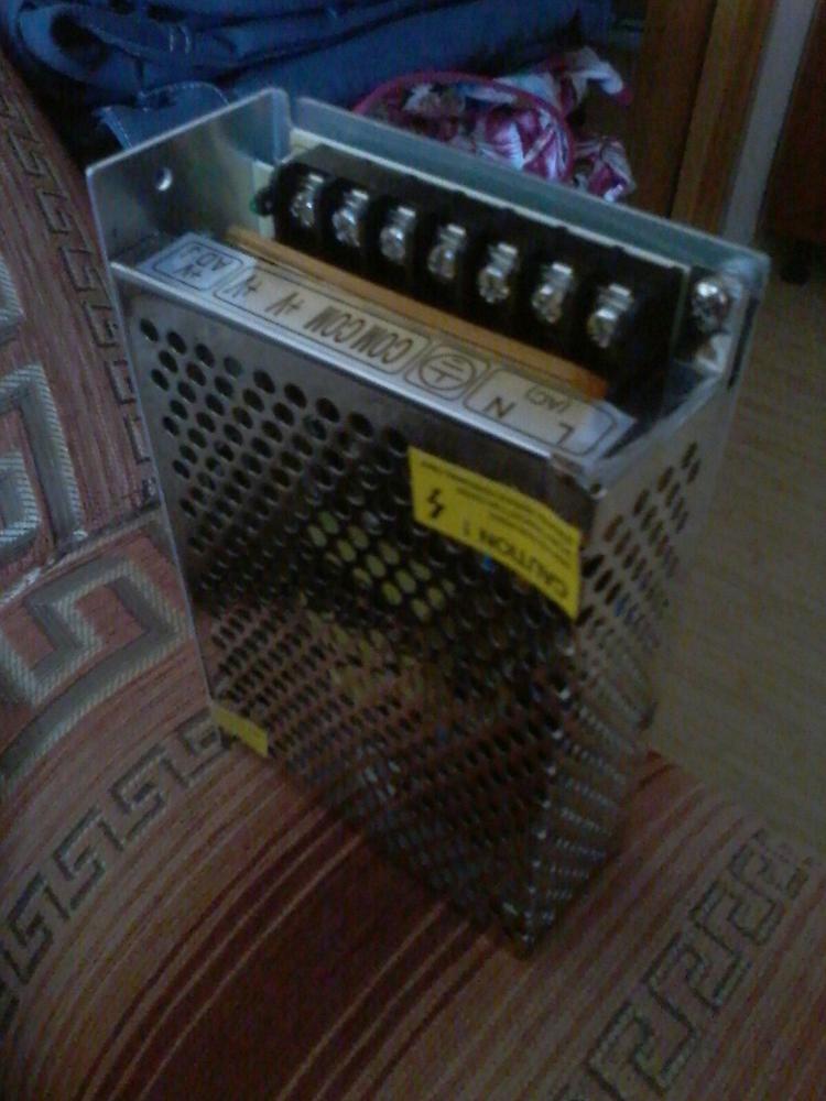 ENG: The product came quickly. He fits the description. Slightly dented case, but inside is fine.
RUS: Товар пришел быстро. Описанию соответствует. Немного помят корпус, но внутренности в порядке.