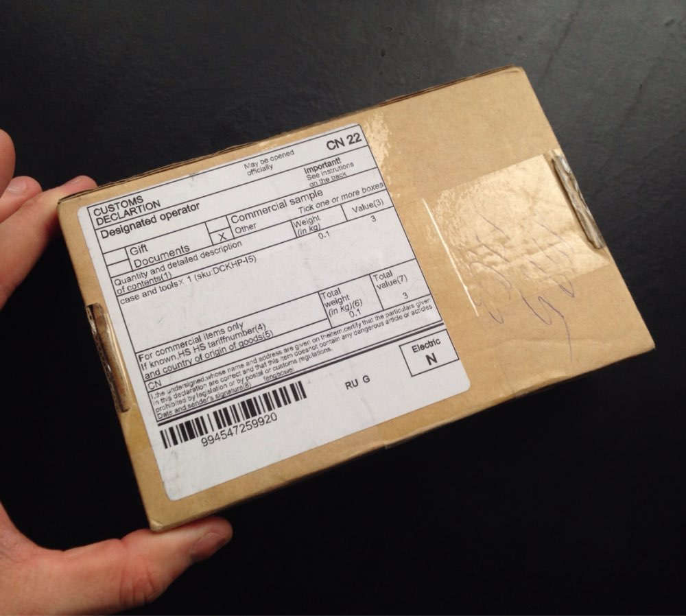 Потрясающий набор за такие деньги! Поставил на iphone 5 64gb, все OK! До Москвы дошло за месяц! Спасибо!