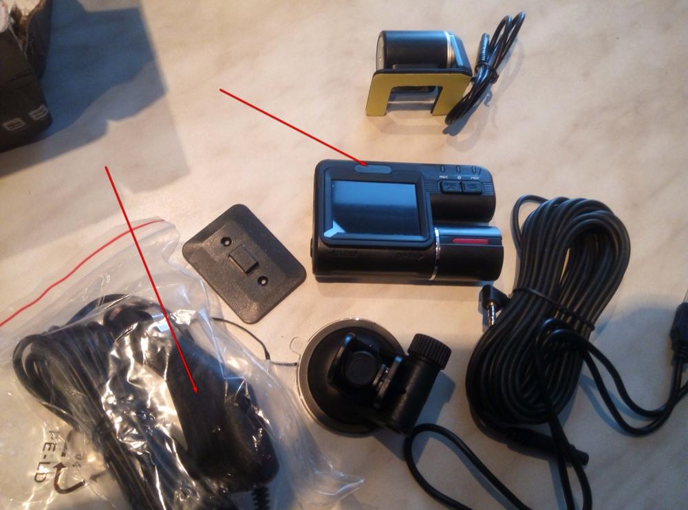 1. Дed light on the front and back of the camera in the evening does not work.
2. The charger is not in the description, there is no corporate logos on the DVR in the description.
3. Box and other instructions, such as not all buyers and in the description.
Поставил 5, т.к. продавец согласился вернуть часть денег за вышеуказанные косяки.