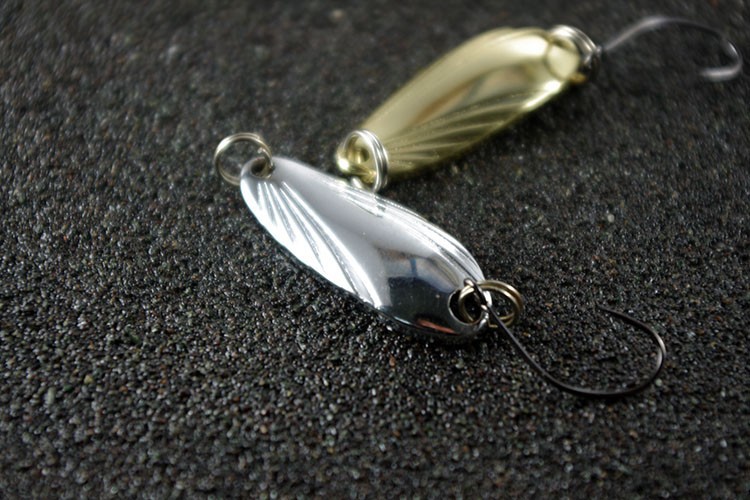 Description Picture 4 of itemFishing Single Hook Spoon Lure Feather Spinner Bait 2 Pieces Lot Sale Shell Jigbait Lures